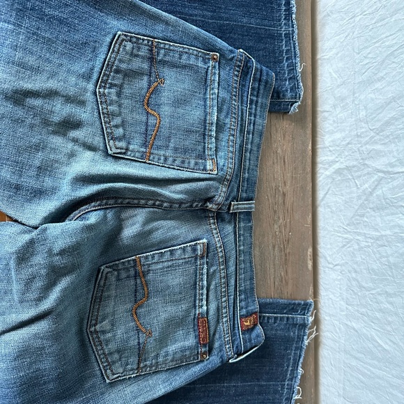 7 for all mankind. Size 28. - Picture 2 of 3